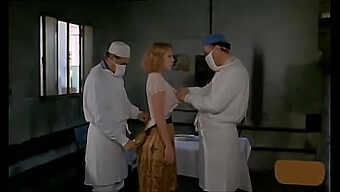 การเผชิญหน้าอันเย้ายวนของ Brigitte Lahaie ในสถานการณ์ตอนดึก (1980)