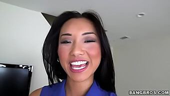 Alina Li Mélytorkú Képességei Lenyűgözik Brannon Rhoades-T A Bangbros Videóban