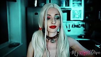 Harley Quinn Cosplay Suara Sensual Remaja Untuk Kesenangan