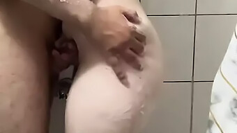 Session De Douche Torride Avec Une Jeune Étudiante Turque Avant Les Cours