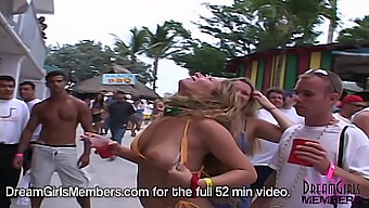 Video Tiệc Tùng Của Bartender Có Nội Dung Khiêu Dâm Và Khỏa Thân Công Cộng