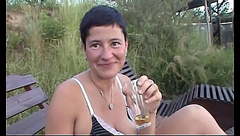 Video Pov Di Christine Che Fa Un Pompino E Riceve Una Sborrata