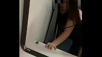 Opplev Intense Følelser Med En Sensuell Thailandsk Babe Som Elsker Å Snakke Skittent