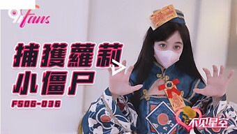 Junge Asiatische Cosplayerin Erlebt Intensiven Analsex Und Spermaschlucken