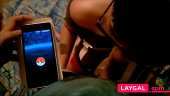 Cô Gái Tuổi Teen Sử Dụng Pokemon Go Để Tìm Đối Tác Cho Tình Dục Miệng