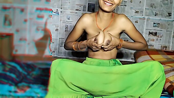 Vagina Rani Ibu Rumah Tangga India Ditembus Oleh Vagina Ipar Laki-Lakinya Yang Berasal Dari India