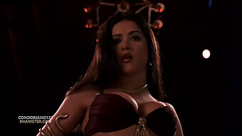 Os Momentos Sedutores De Lingerie De Salma Hayek Em Uma Compilação